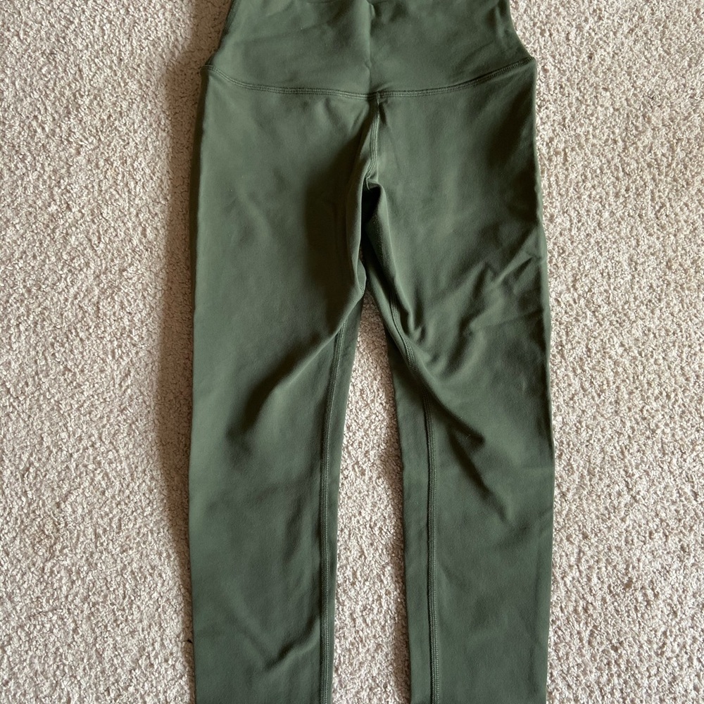 NWOT ALO Yoga Legging Capri